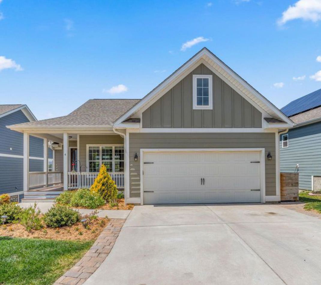 Private- 1BR/1BA Suite in Quiet Owner-Occupied Home — 30 Minutes from Asheville
