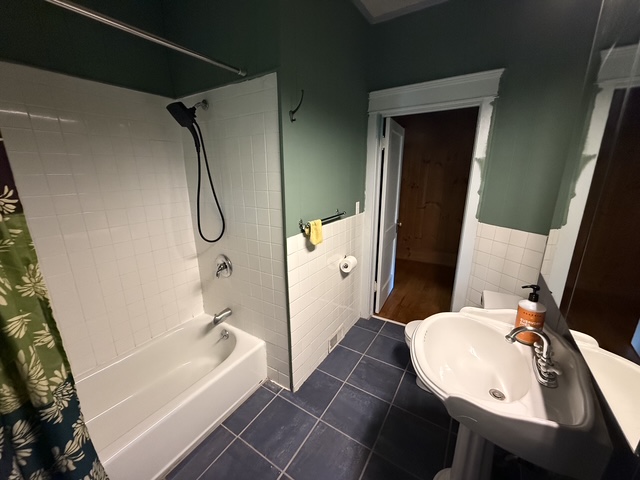Room for Rent in Great West Asheville Neighborhood!  • $900/Month