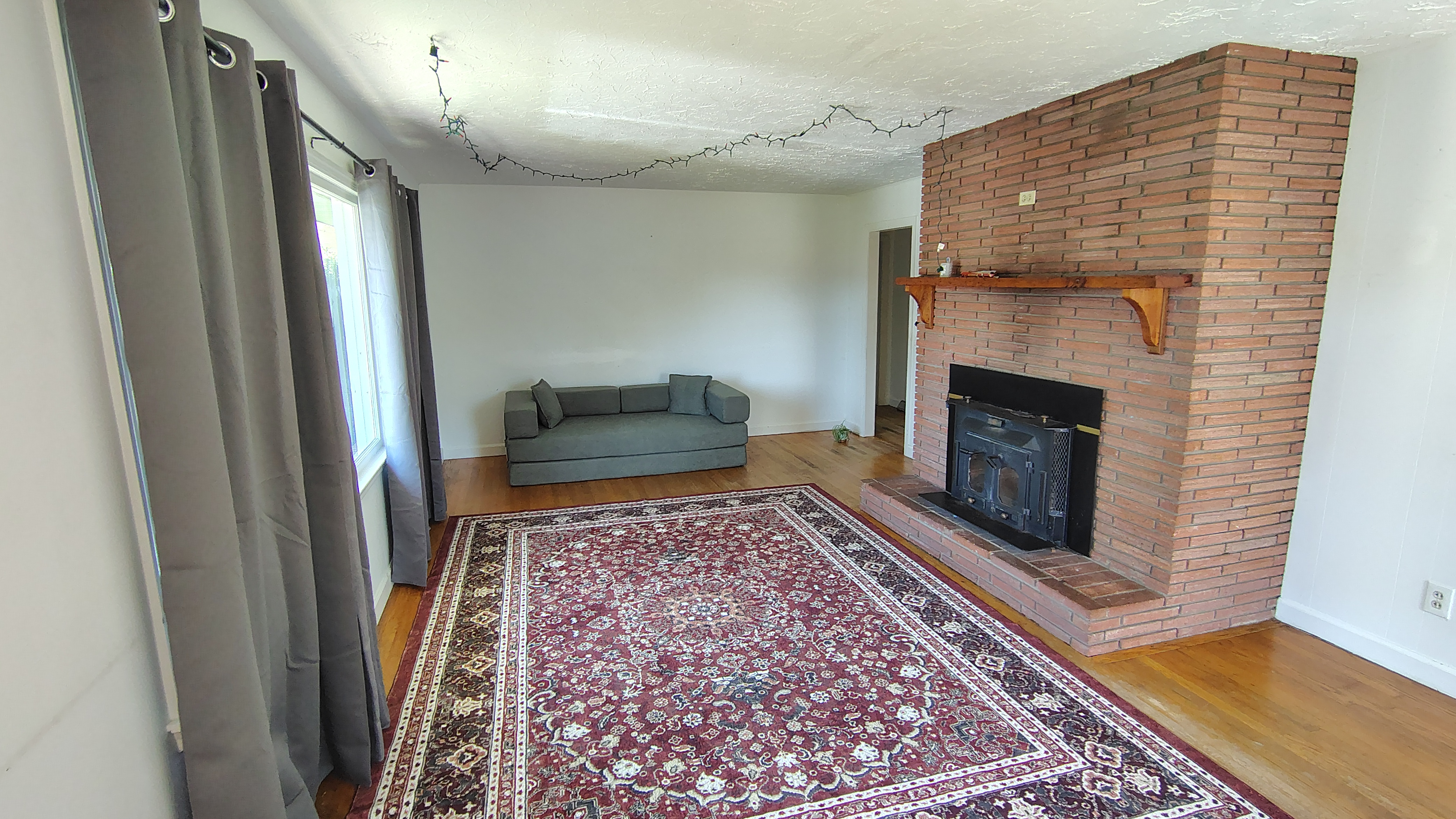 Spacious Room in Canton