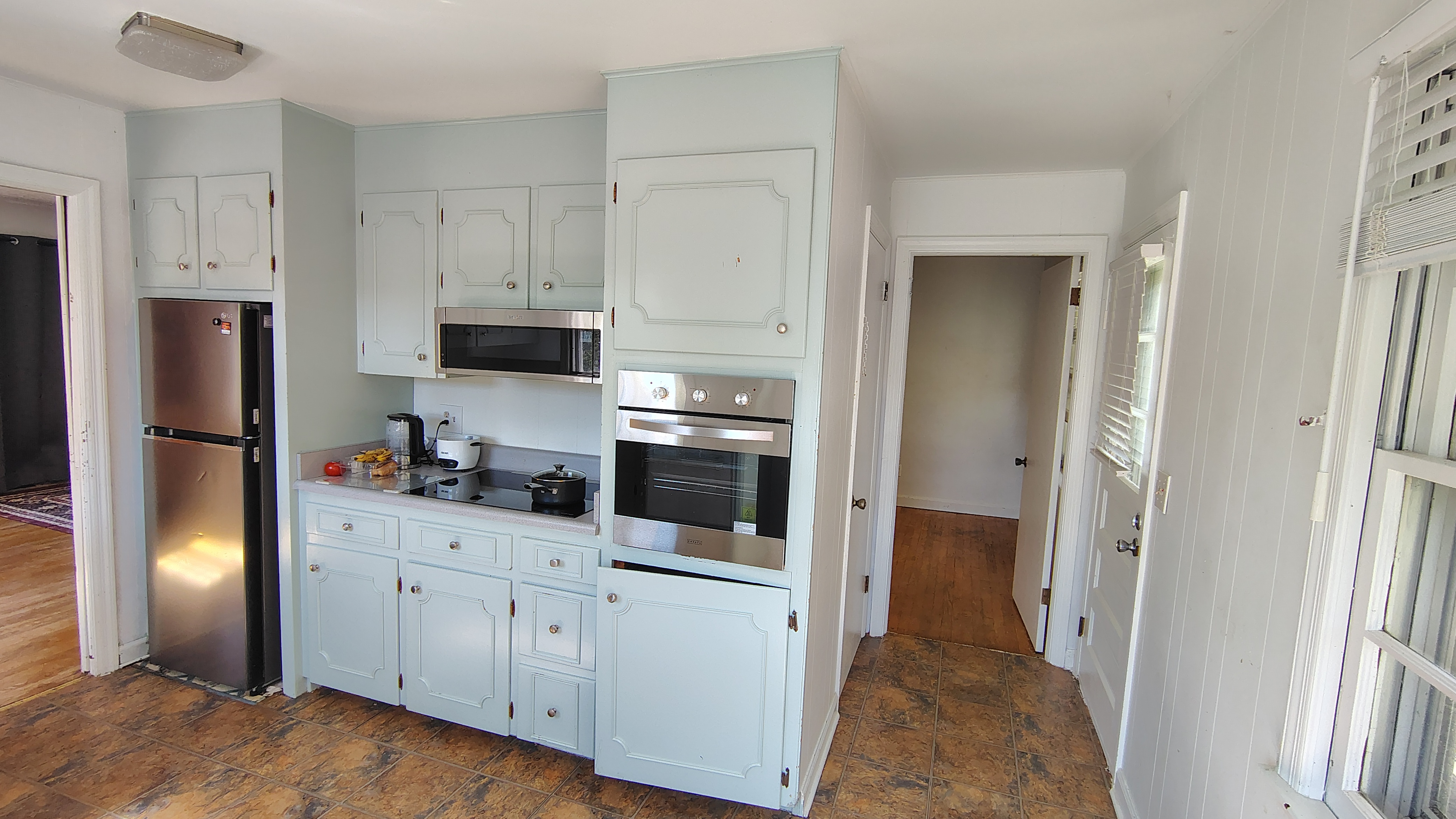 Spacious Room in Canton