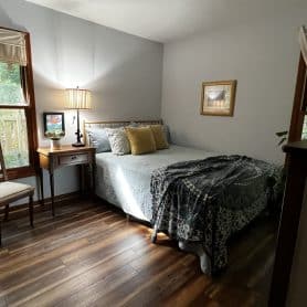 East Asheville Room for Rent in beautiful Riceville Forest - No pets, Singles only
